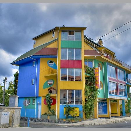 The Colourful Mansion Hotel Ahtopol Extérieur photo