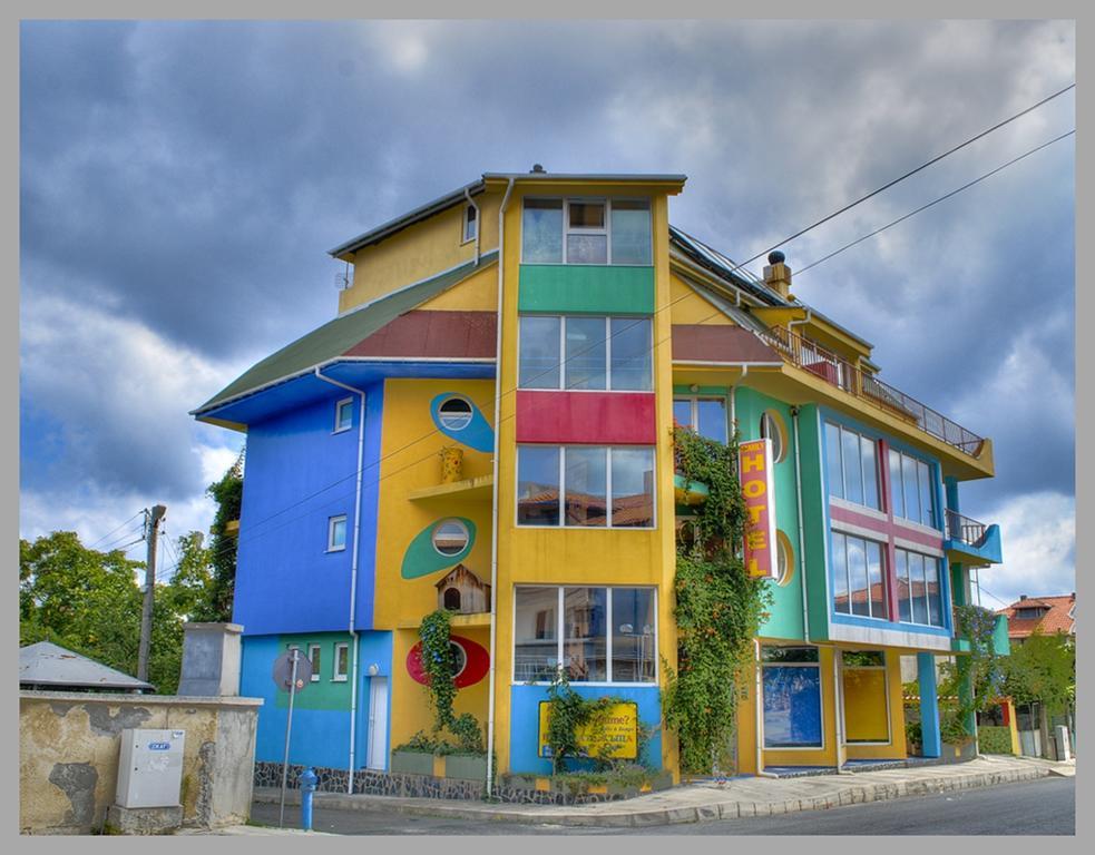 The Colourful Mansion Hotel Ahtopol Extérieur photo